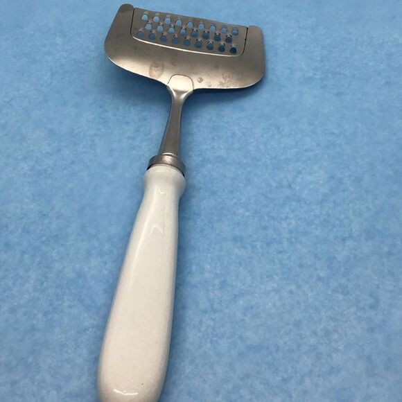 Hand painted Delft Henry Willig Cheese Grater - Picture 5 of 5